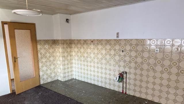 Predaj domu 125 m², pozemek 650 m², Sommerbergstraße 5, Sondheim vor der Rhön, Bavorsko Predaj domu 125 m², pozemek 650 m², Sommerbergstraße 5, Sondheim vor der Rhön, Bavorsko