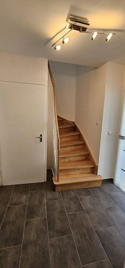 Prenájom domu 85 m², pozemek 254 m², Wiesbaden, Hesensko Prenájom domu 85 m², pozemek 254 m², Wiesbaden, Hesensko