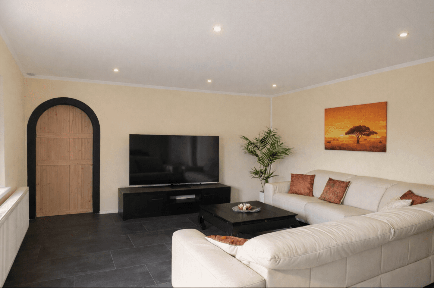 Predaj domu 238 m², pozemek 900 m², Südbrookmerland, Dolné Sasko Predaj domu 238 m², pozemek 900 m², Südbrookmerland, Dolné Sasko