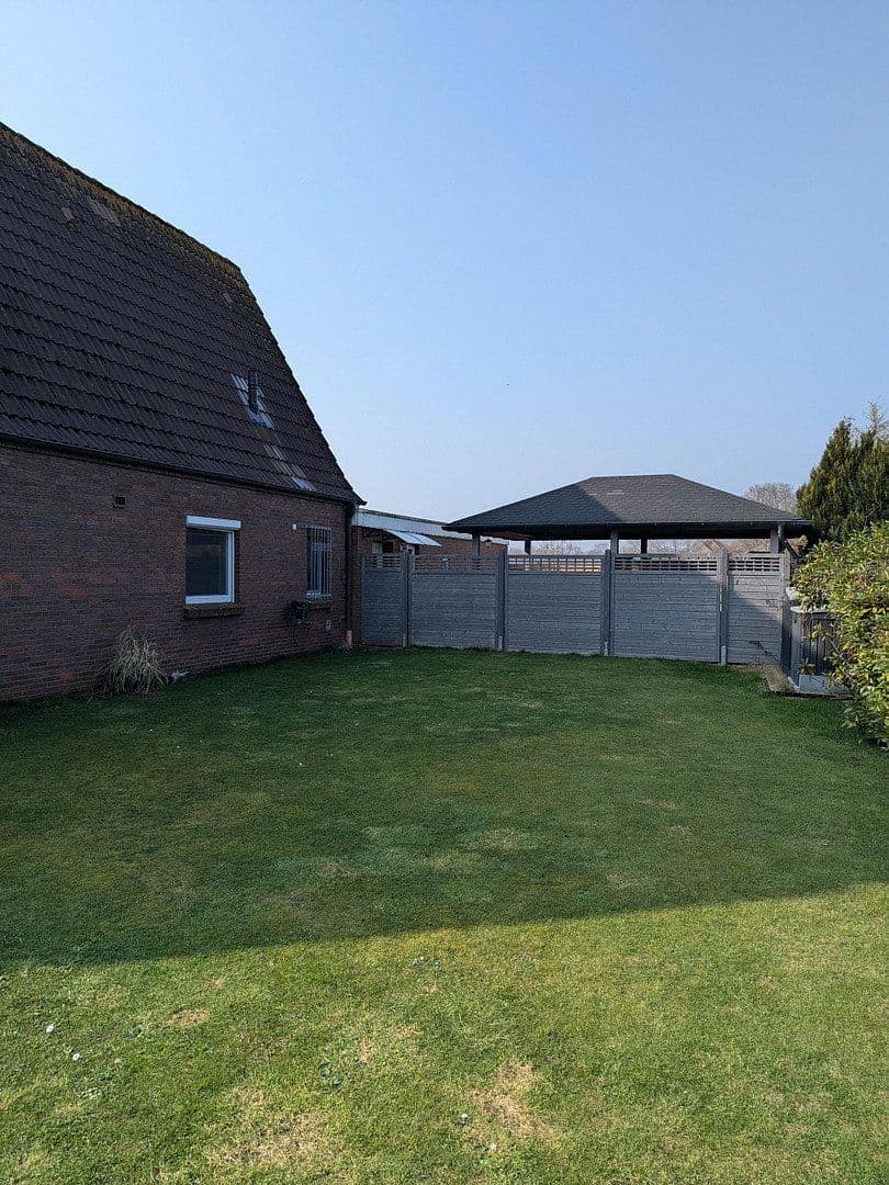 Predaj domu 238 m², pozemek 900 m², Südbrookmerland, Dolné Sasko Predaj domu 238 m², pozemek 900 m², Südbrookmerland, Dolné Sasko