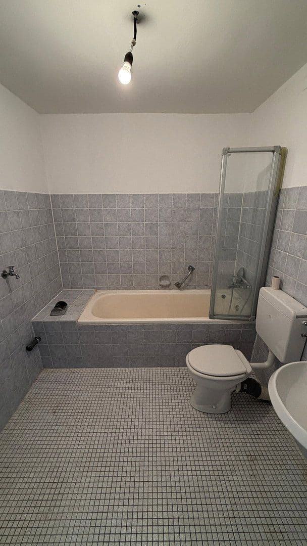 Prenájom bytu 2-izbový 70 m², Gaggenau, Bádensko-Wurttembersko Prenájom bytu 2-izbový 70 m², Gaggenau, Bádensko-Wurttembersko