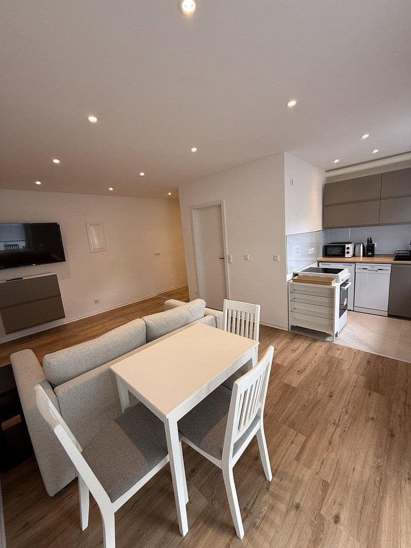 Prenájom bytu 2-izbový 48 m², Fäustlestraße 2, München, Bavorsko Prenájom bytu 2-izbový 48 m², Fäustlestraße 2, München, Bavorsko