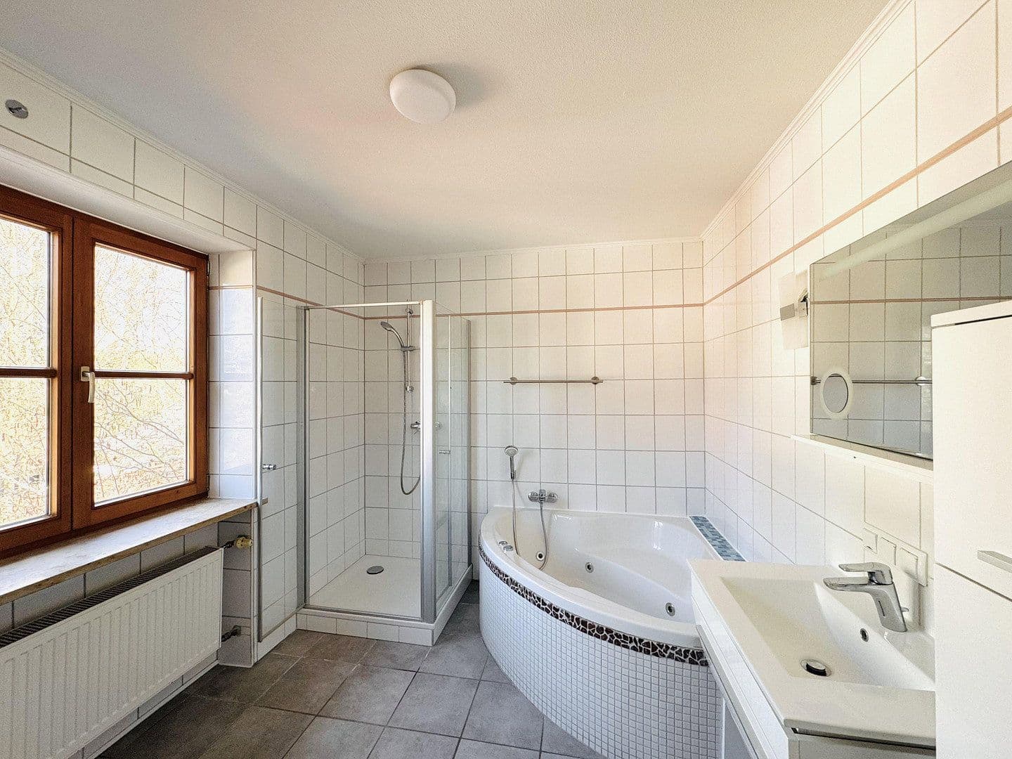 Prenájom domu 250 m², pozemek 908 m², Münsing, Bavorsko Prenájom domu 250 m², pozemek 908 m², Münsing, Bavorsko