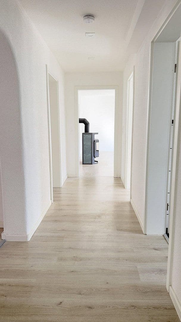 Prenájom bytu 5-izbový 126 m², Hohenstaufenstr. 56, Pforzheim, Bádensko-Wurttembersko Prenájom bytu 5-izbový 126 m², Hohenstaufenstr. 56, Pforzheim, Bádensko-Wurttembersko