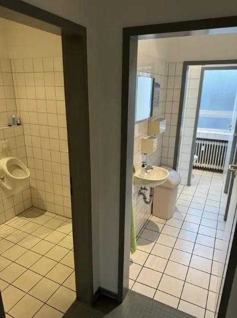 Prenájom kancelárie 300 m², Leverkusen, Severné Porýnie - Westfálsko Prenájom kancelárie 300 m², Leverkusen, Severné Porýnie - Westfálsko