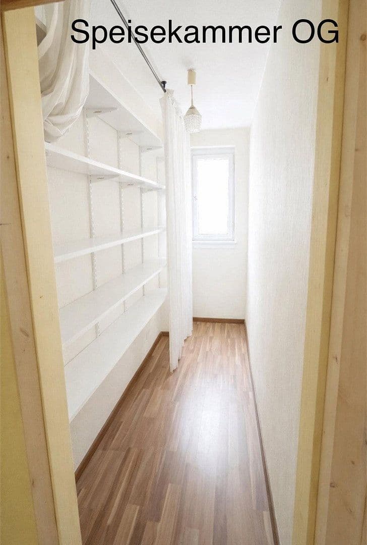 Predaj domu 140 m², pozemek 690 m², Ingelheim am Rhein, Porýnie-Falcko Predaj domu 140 m², pozemek 690 m², Ingelheim am Rhein, Porýnie-Falcko