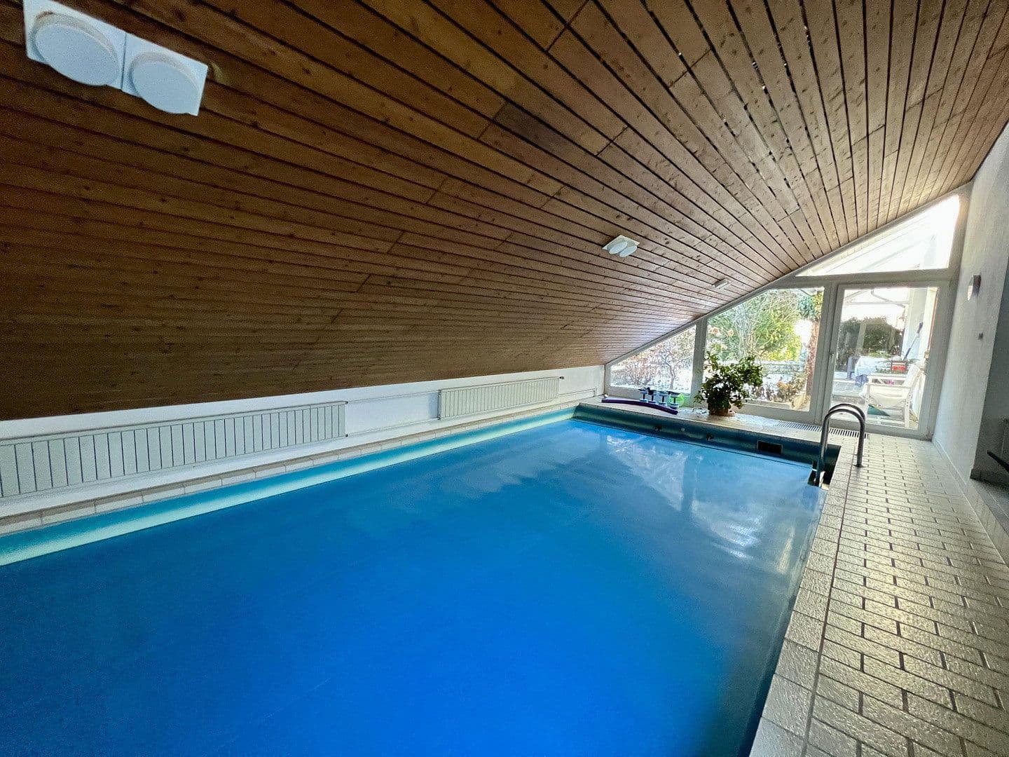 Predaj domu 264 m², pozemek 796 m², Schorndorf, Bádensko-Wurttembersko Predaj domu 264 m², pozemek 796 m², Schorndorf, Bádensko-Wurttembersko