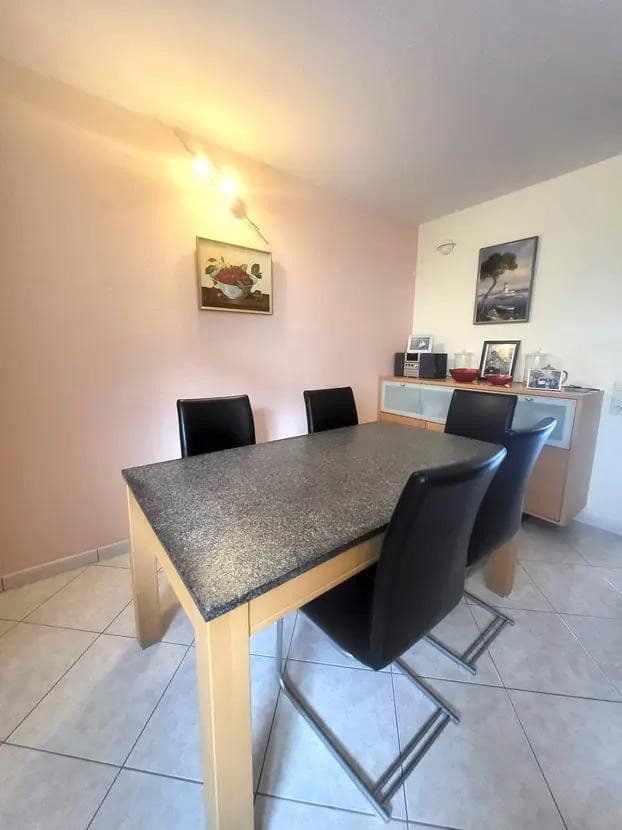 Predaj domu 110 m², pozemek 178 m², Schelmenäckerweg 16, Stuttgart, Bádensko-Wurttembersko Predaj domu 110 m², pozemek 178 m², Schelmenäckerweg 16, Stuttgart, Bádensko-Wurttembersko