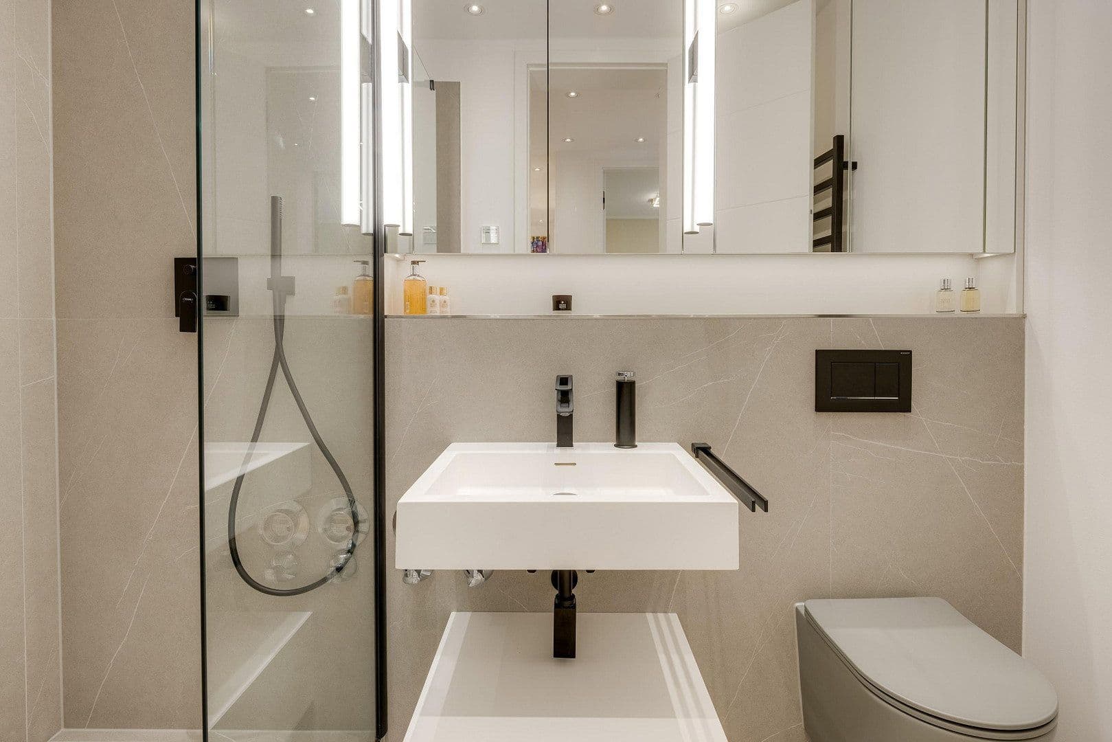 Predaj bytu 4-izbový 162 m², München, Bavorsko Predaj bytu 4-izbový 162 m², München, Bavorsko