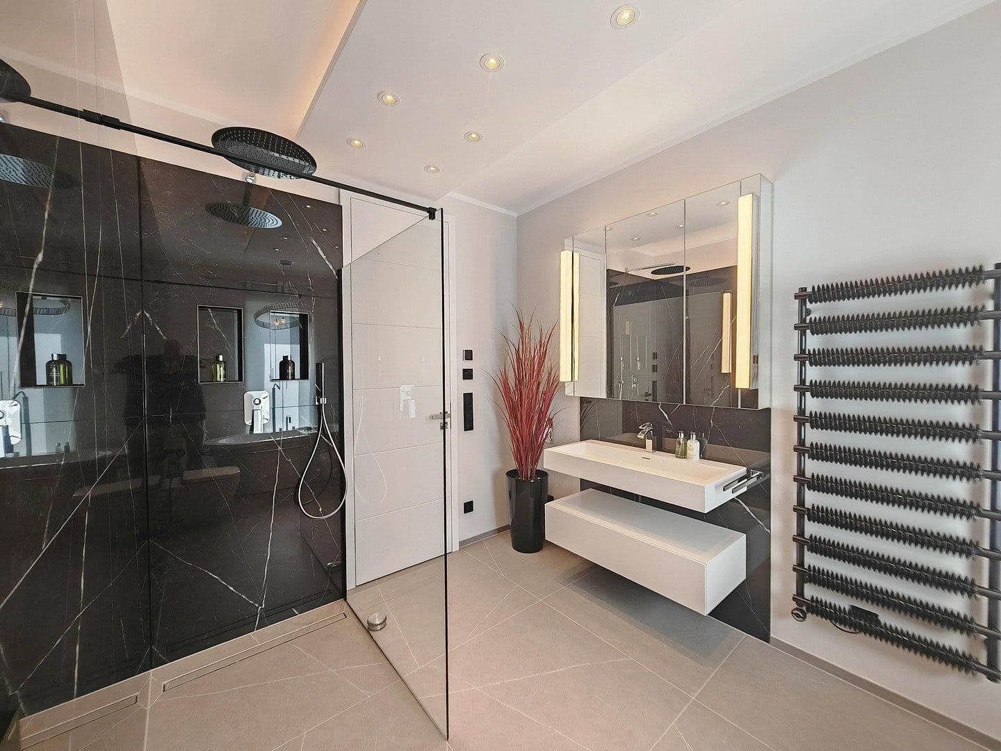 Predaj bytu 4-izbový 162 m², München, Bavorsko Predaj bytu 4-izbový 162 m², München, Bavorsko