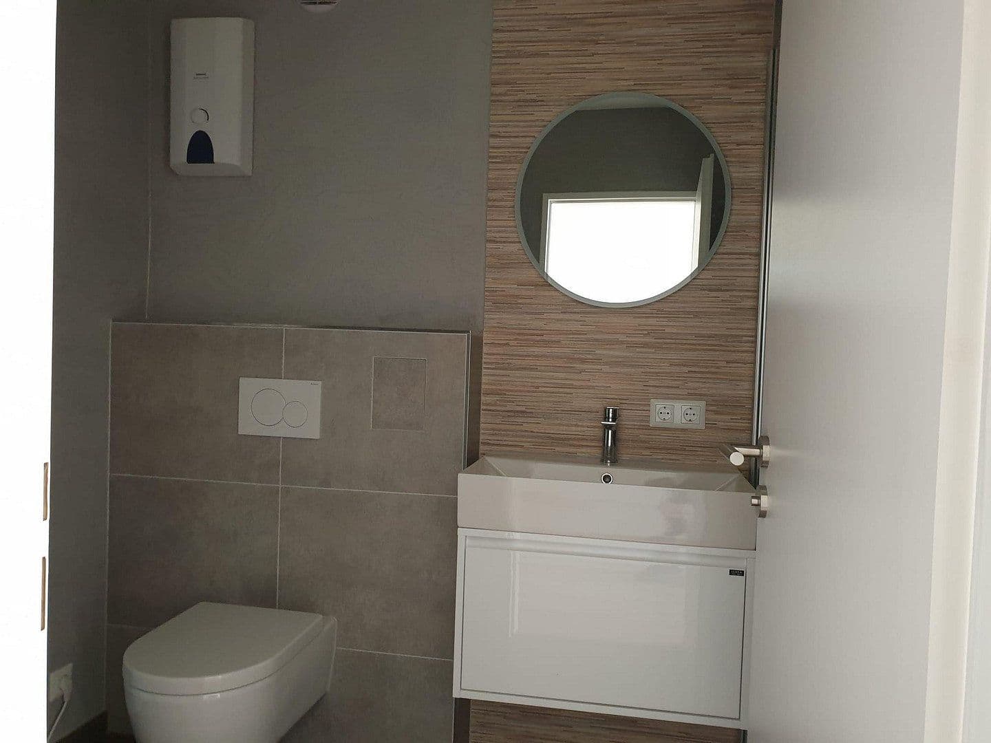 Prenájom bytu 2-izbový 57 m², Kasernenstraße 79, Radolfzell am Bodensee, Bádensko-Wurttembersko Prenájom bytu 2-izbový 57 m², Kasernenstraße 79, Radolfzell am Bodensee, Bádensko-Wurttembersko