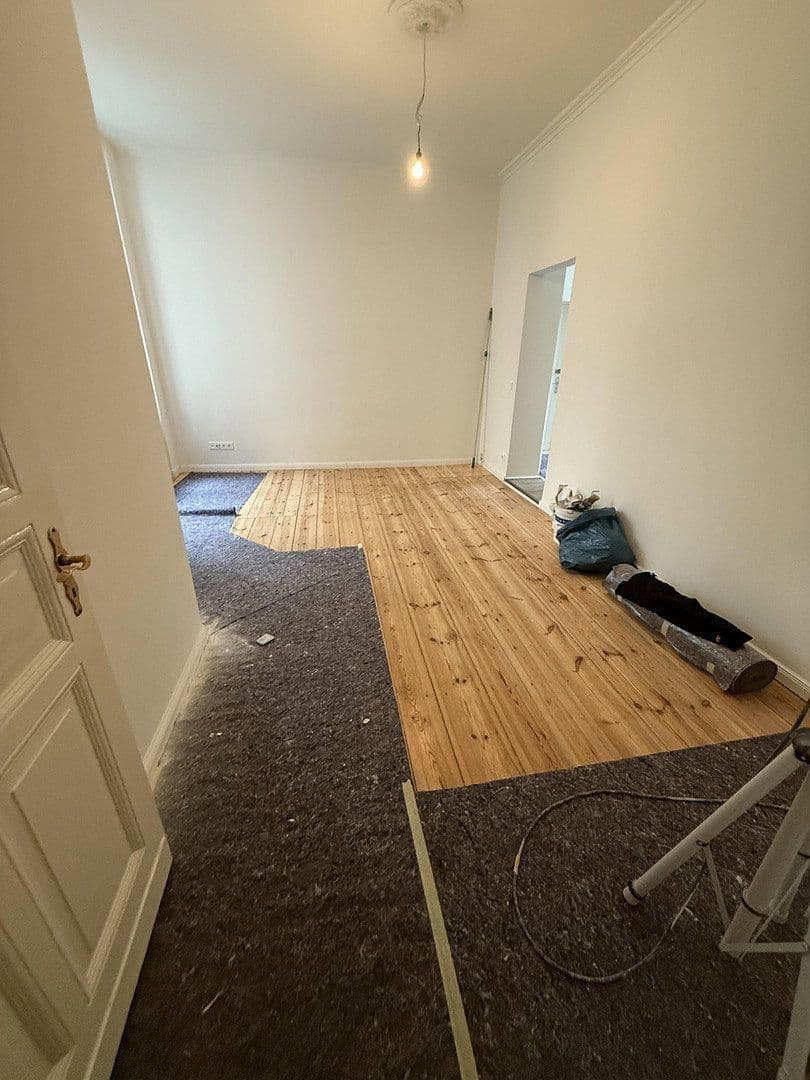 Prenájom bytu 3-izbový 95 m², Ringbahnstraße, Berlin, Berlín Prenájom bytu 3-izbový 95 m², Ringbahnstraße, Berlin, Berlín