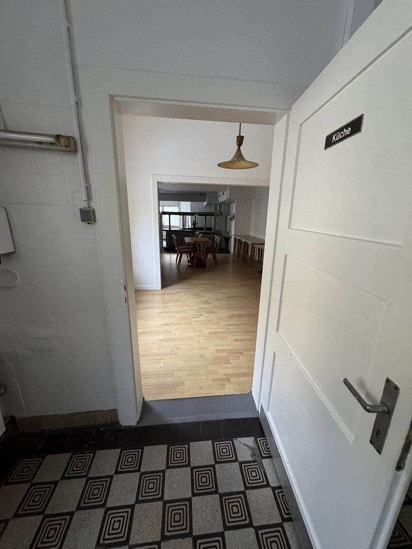 Prenájom nebytového priestoru 100 m², Augustastraße, Duisburg, Severné Porýnie - Westfálsko Prenájom nebytového priestoru 100 m², Augustastraße, Duisburg, Severné Porýnie - Westfálsko