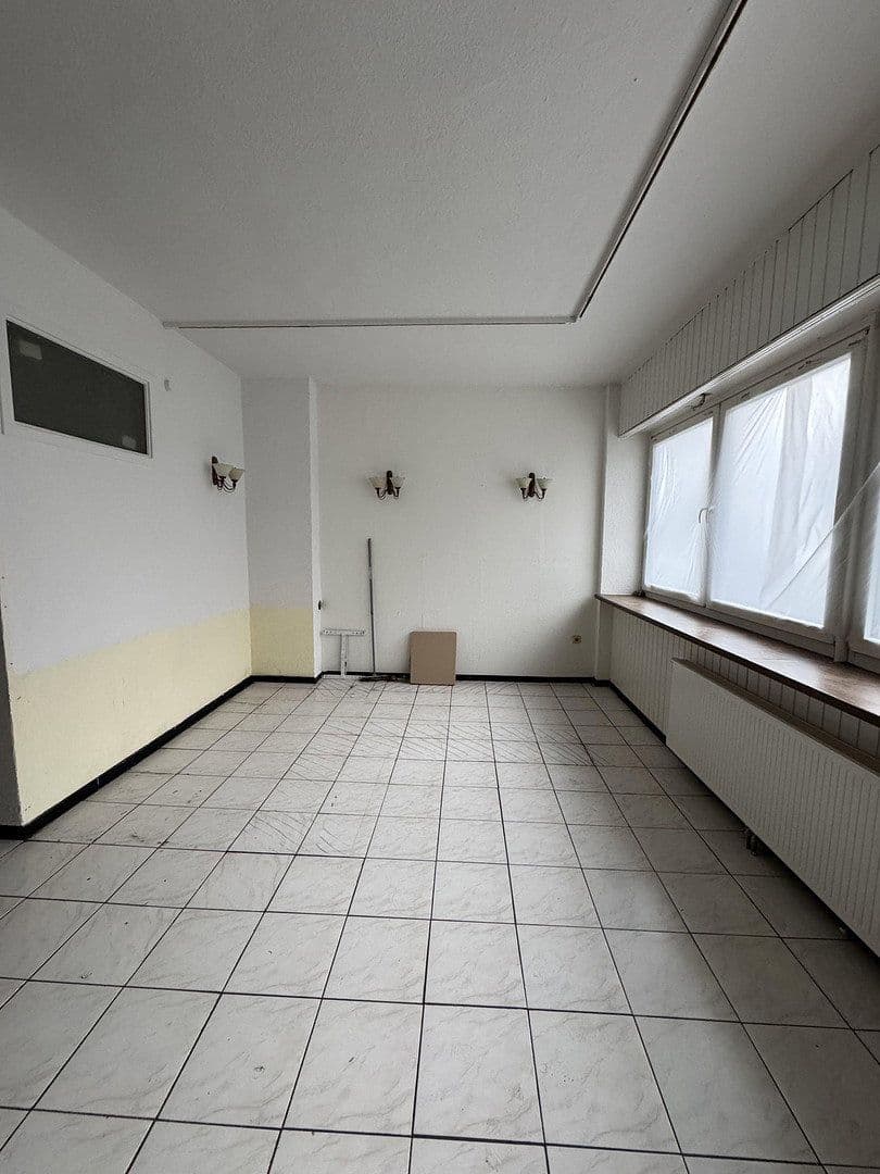 Prenájom nebytového priestoru 100 m², Augustastraße, Duisburg, Severné Porýnie - Westfálsko Prenájom nebytového priestoru 100 m², Augustastraße, Duisburg, Severné Porýnie - Westfálsko