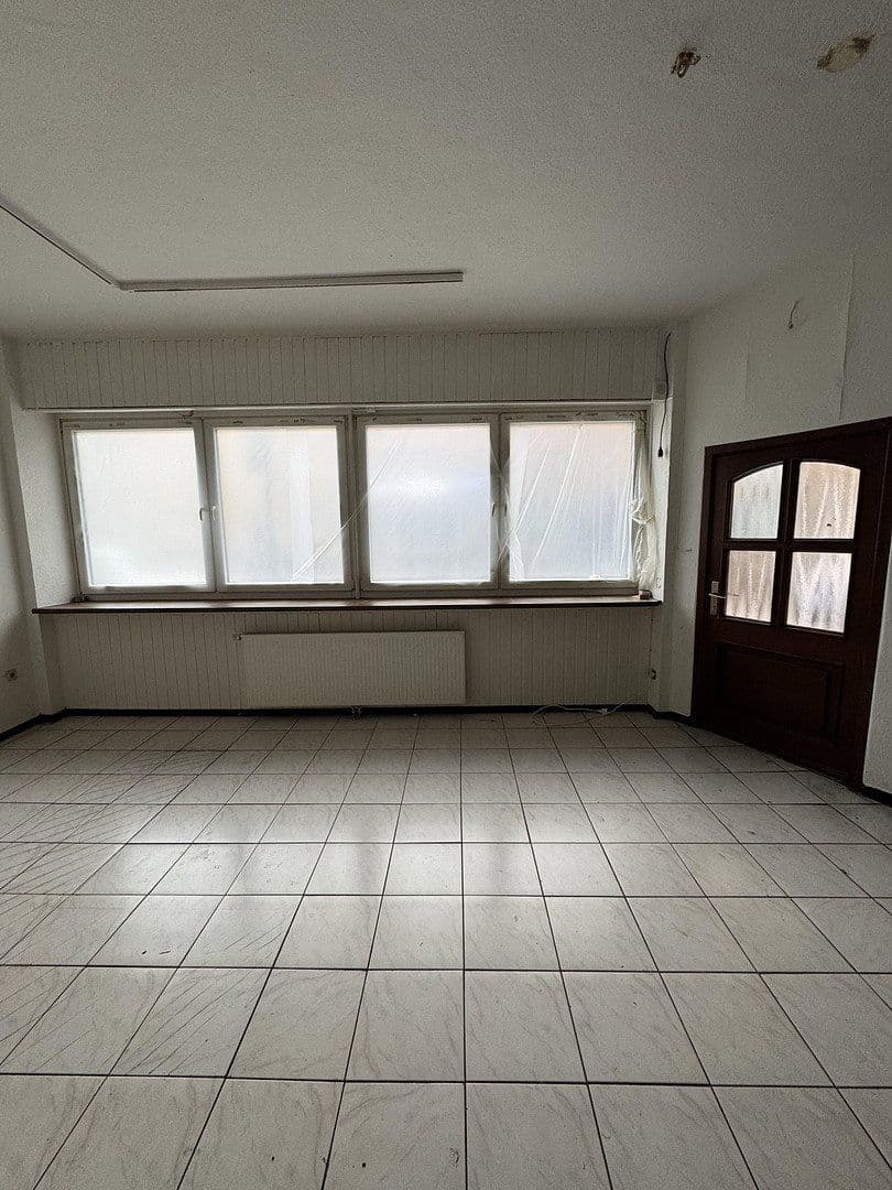 Prenájom nebytového priestoru 100 m², Augustastraße, Duisburg, Severné Porýnie - Westfálsko Prenájom nebytového priestoru 100 m², Augustastraße, Duisburg, Severné Porýnie - Westfálsko