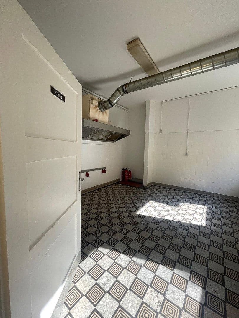 Prenájom nebytového priestoru 100 m², Augustastraße, Duisburg, Severné Porýnie - Westfálsko Prenájom nebytového priestoru 100 m², Augustastraße, Duisburg, Severné Porýnie - Westfálsko