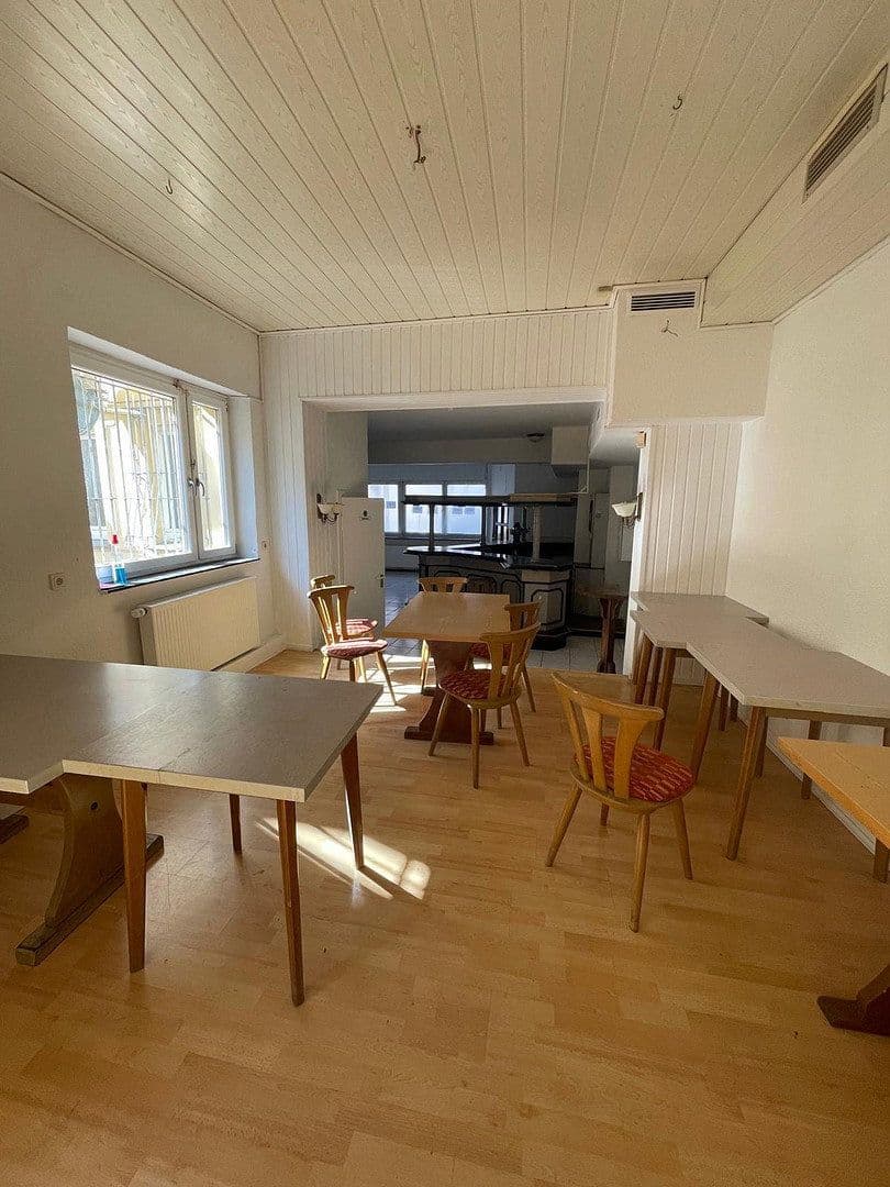 Prenájom nebytového priestoru 100 m², Augustastraße, Duisburg, Severné Porýnie - Westfálsko Prenájom nebytového priestoru 100 m², Augustastraße, Duisburg, Severné Porýnie - Westfálsko