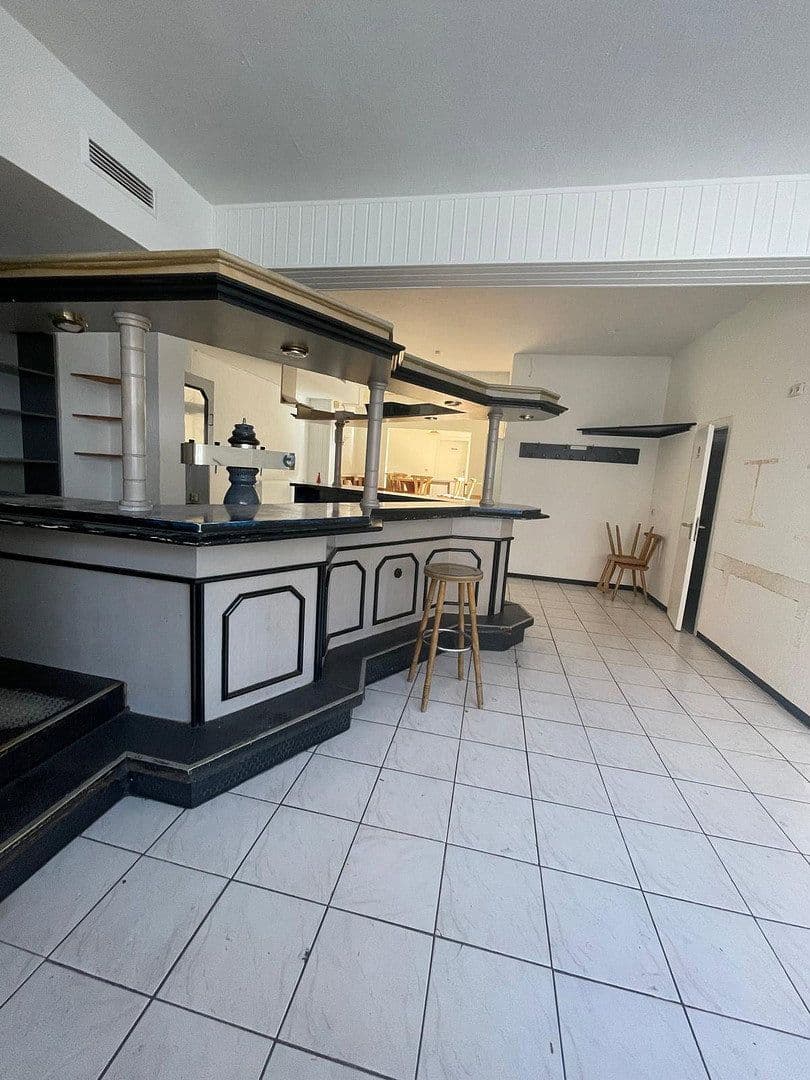 Prenájom nebytového priestoru 100 m², Augustastraße, Duisburg, Severné Porýnie - Westfálsko Prenájom nebytového priestoru 100 m², Augustastraße, Duisburg, Severné Porýnie - Westfálsko