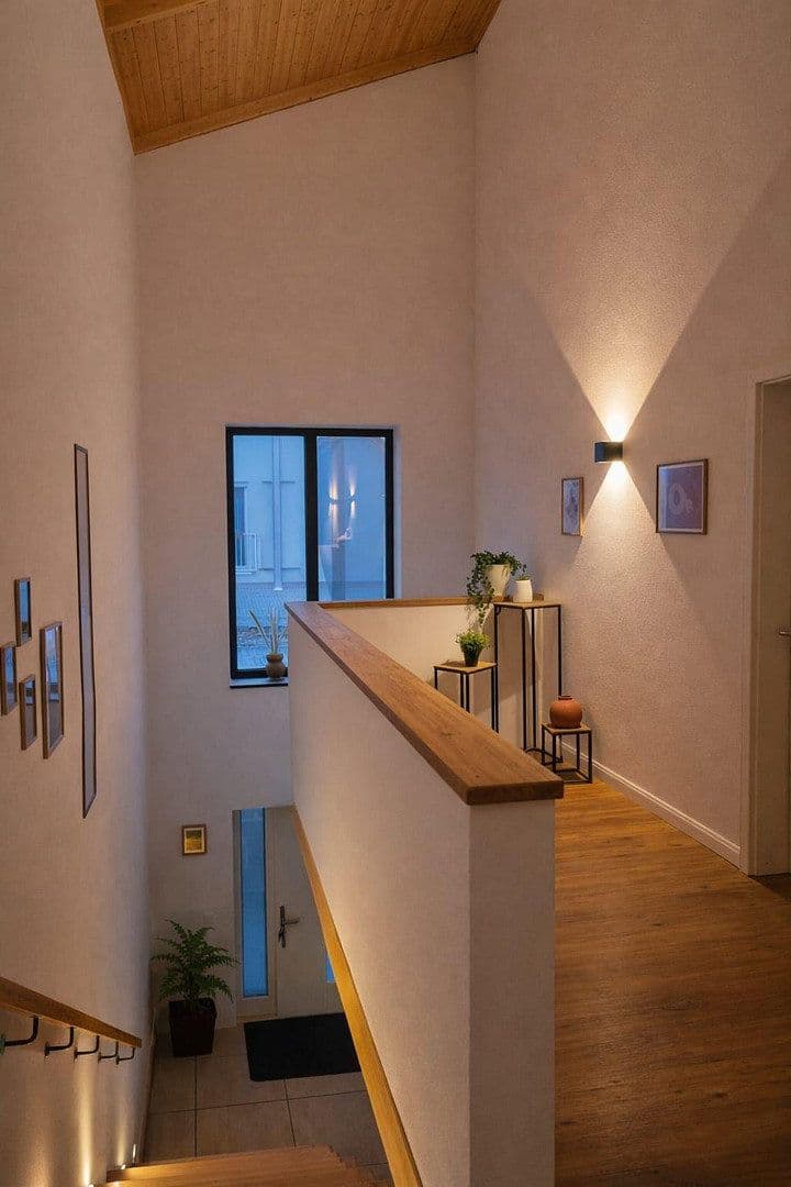 Predaj domu 254 m², pozemek 567 m², Roden, Bavorsko Predaj domu 254 m², pozemek 567 m², Roden, Bavorsko