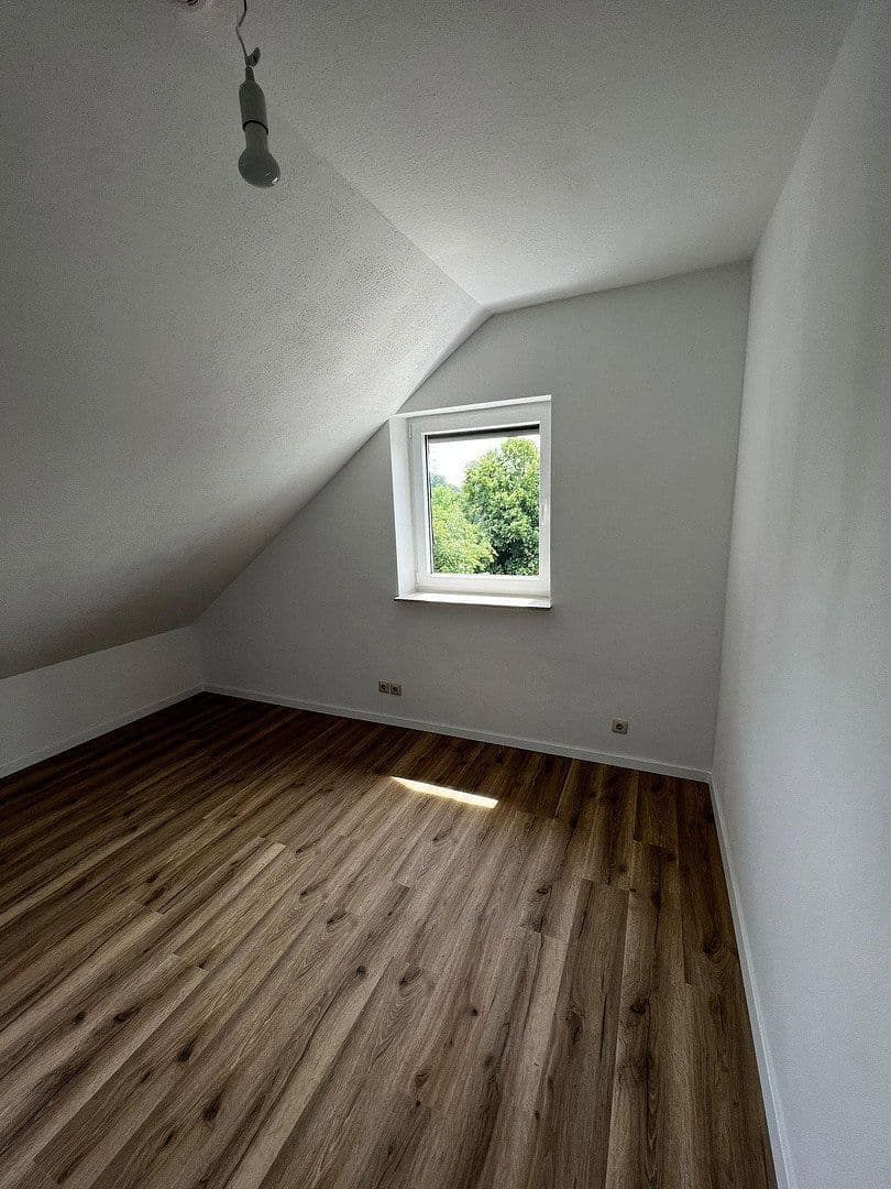 Prenájom bytu 3-izbový 70 m², Sperberstraße 18, Leichlingen, Severné Porýnie - Westfálsko Prenájom bytu 3-izbový 70 m², Sperberstraße 18, Leichlingen, Severné Porýnie - Westfálsko