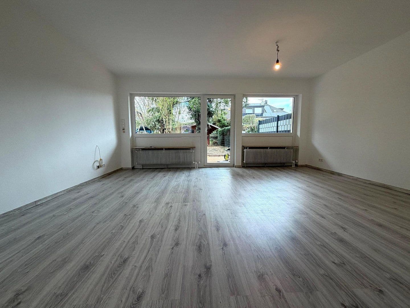 Prenájom domu 110 m², pozemek 280 m², Sudetenstr. 6/1, Bretten, Bádensko-Wurttembersko Prenájom domu 110 m², pozemek 280 m², Sudetenstr. 6/1, Bretten, Bádensko-Wurttembersko