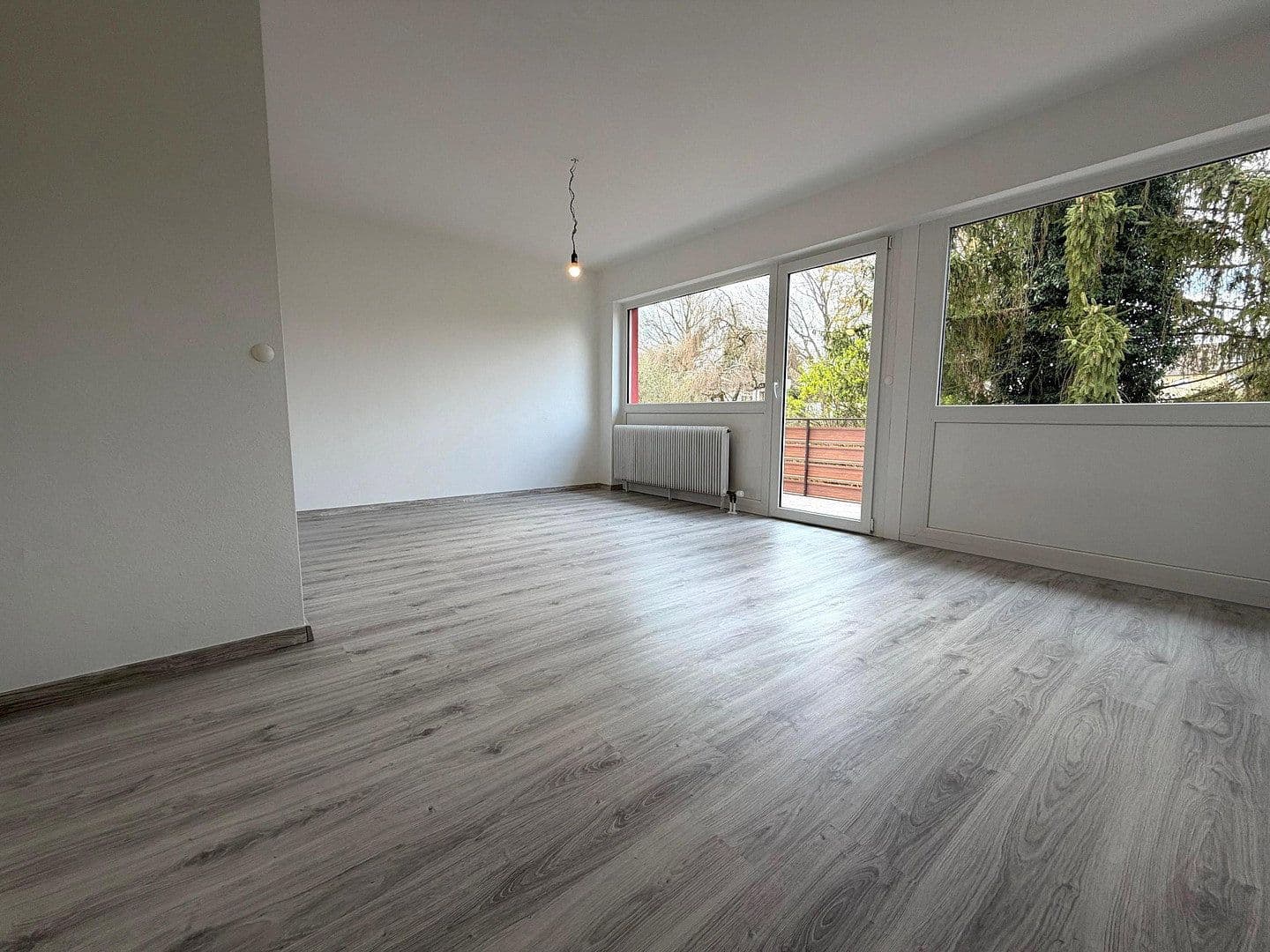 Prenájom domu 110 m², pozemek 280 m², Sudetenstr. 6/1, Bretten, Bádensko-Wurttembersko Prenájom domu 110 m², pozemek 280 m², Sudetenstr. 6/1, Bretten, Bádensko-Wurttembersko