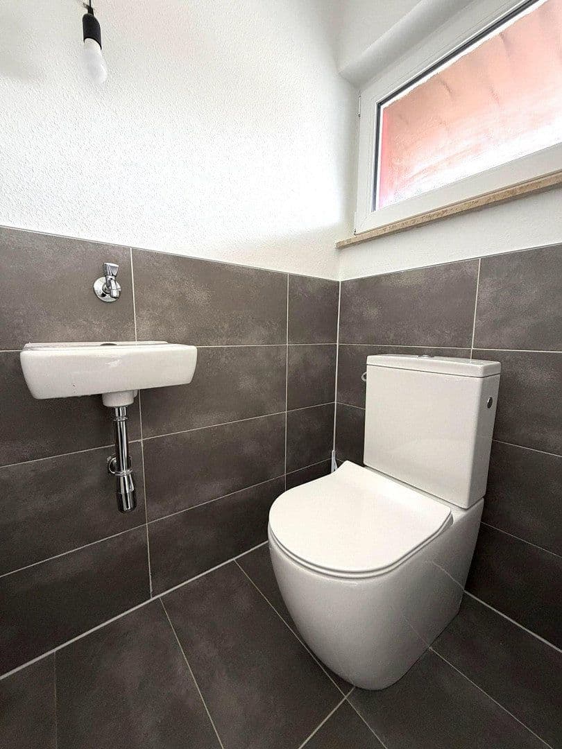 Prenájom domu 110 m², pozemek 280 m², Sudetenstr. 6/1, Bretten, Bádensko-Wurttembersko Prenájom domu 110 m², pozemek 280 m², Sudetenstr. 6/1, Bretten, Bádensko-Wurttembersko