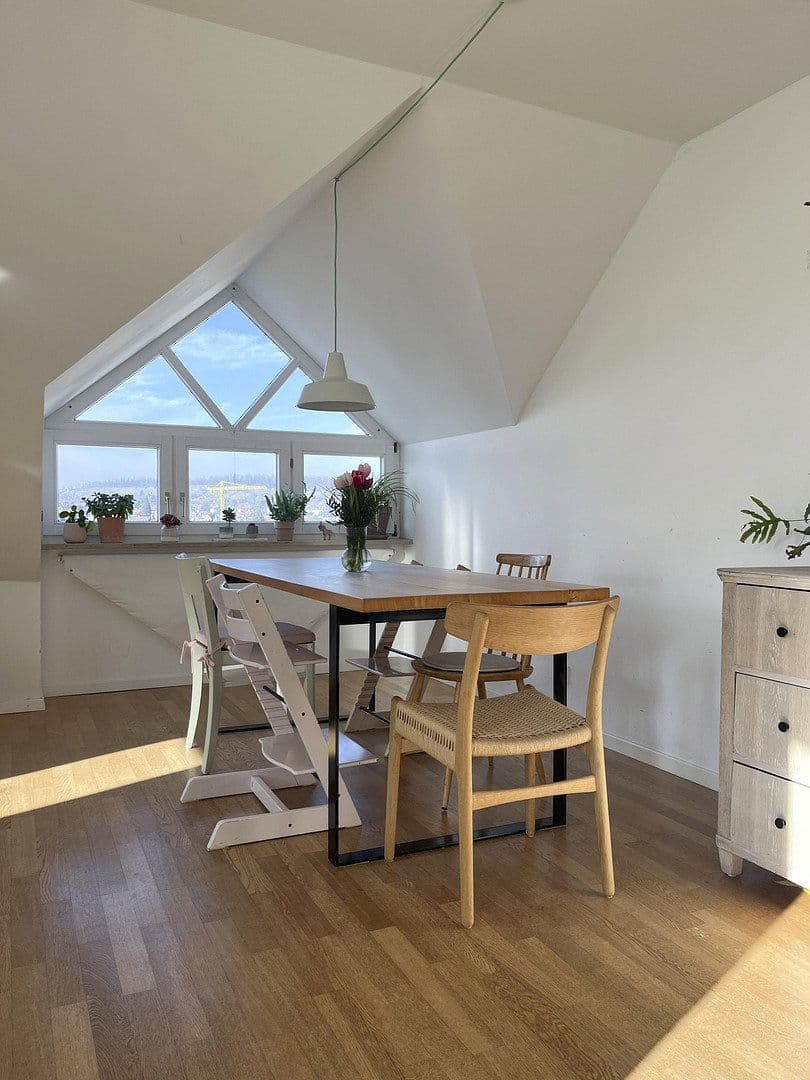 Predaj bytu 4-izbový 103 m², Stuttgart, Bádensko-Wurttembersko Predaj bytu 4-izbový 103 m², Stuttgart, Bádensko-Wurttembersko