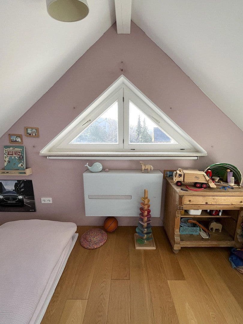 Predaj bytu 4-izbový 103 m², Stuttgart, Bádensko-Wurttembersko Predaj bytu 4-izbový 103 m², Stuttgart, Bádensko-Wurttembersko