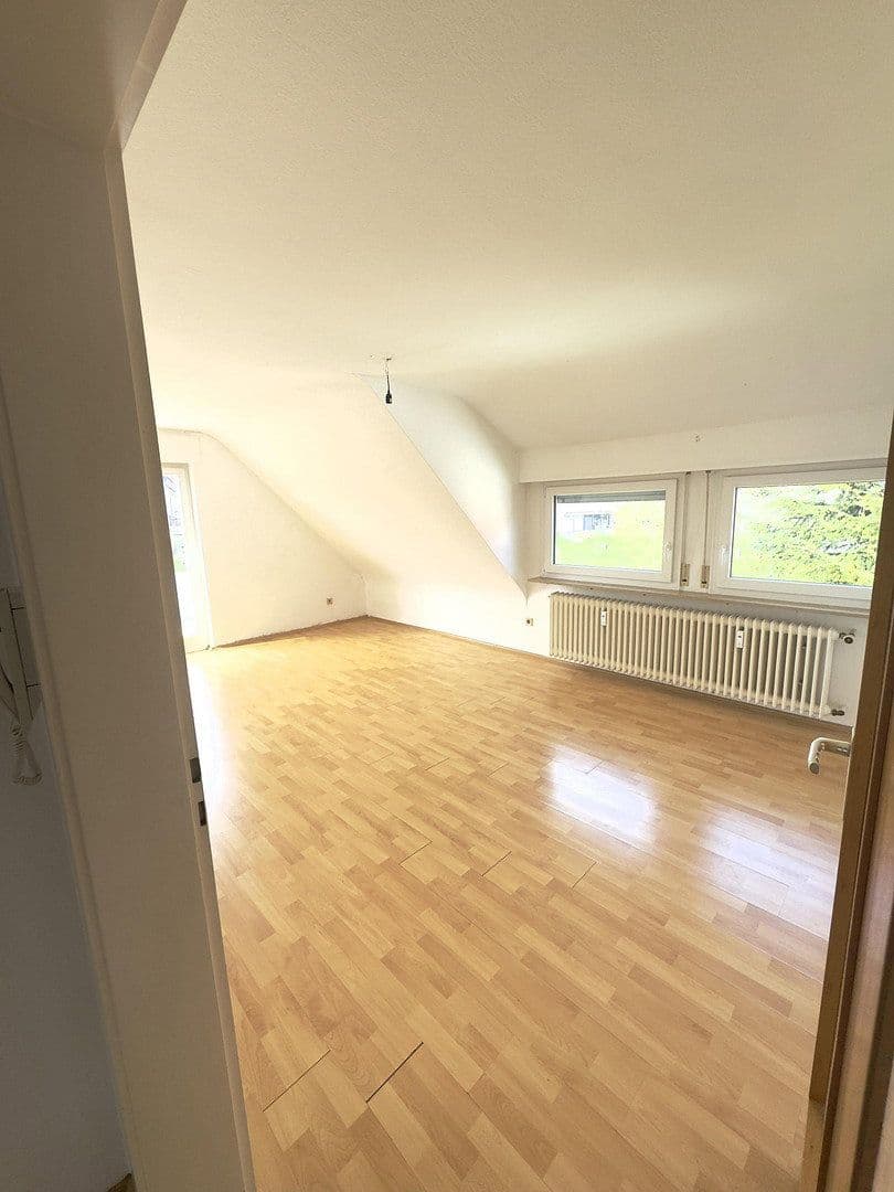 Prenájom bytu 4-izbový 75 m², Korb, Bádensko-Wurttembersko Prenájom bytu 4-izbový 75 m², Korb, Bádensko-Wurttembersko