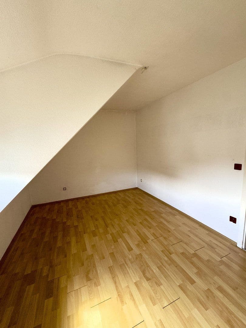 Prenájom bytu 4-izbový 75 m², Korb, Bádensko-Wurttembersko Prenájom bytu 4-izbový 75 m², Korb, Bádensko-Wurttembersko