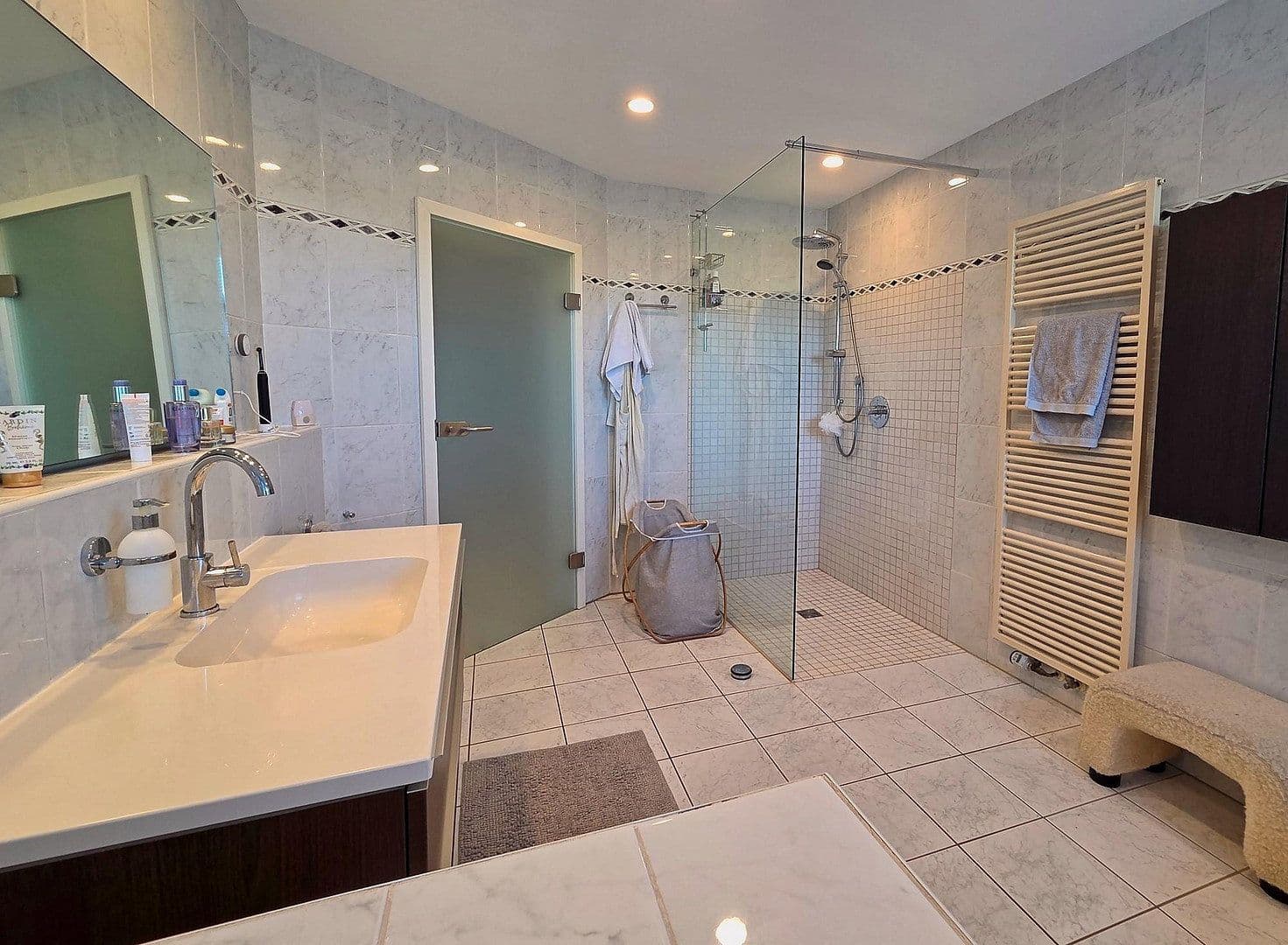 Predaj domu 241 m², pozemek 1.127 m², Braubach, Porýnie-Falcko Predaj domu 241 m², pozemek 1.127 m², Braubach, Porýnie-Falcko