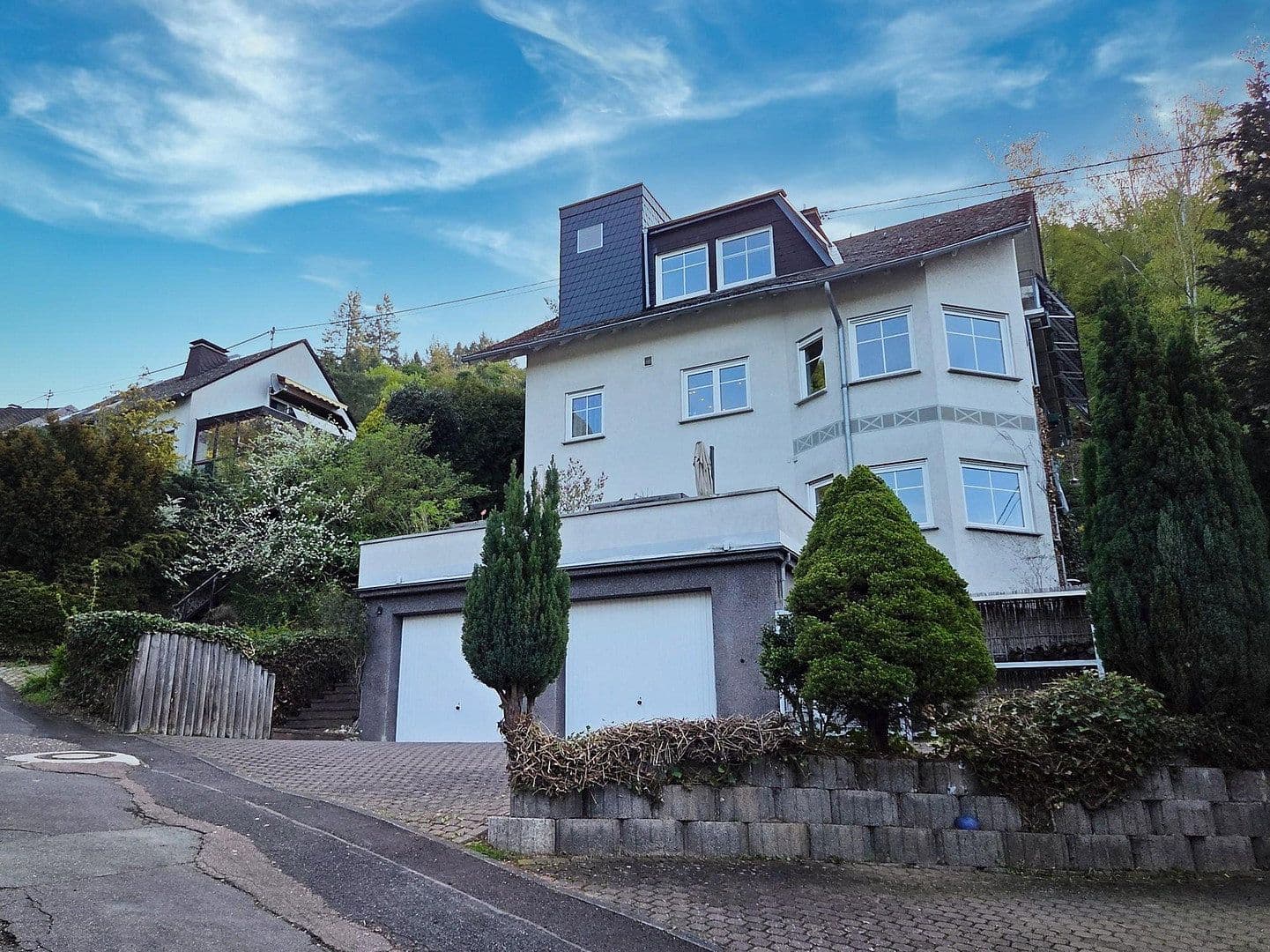 Predaj domu 241 m², pozemek 1.127 m², Braubach, Porýnie-Falcko Predaj domu 241 m², pozemek 1.127 m², Braubach, Porýnie-Falcko