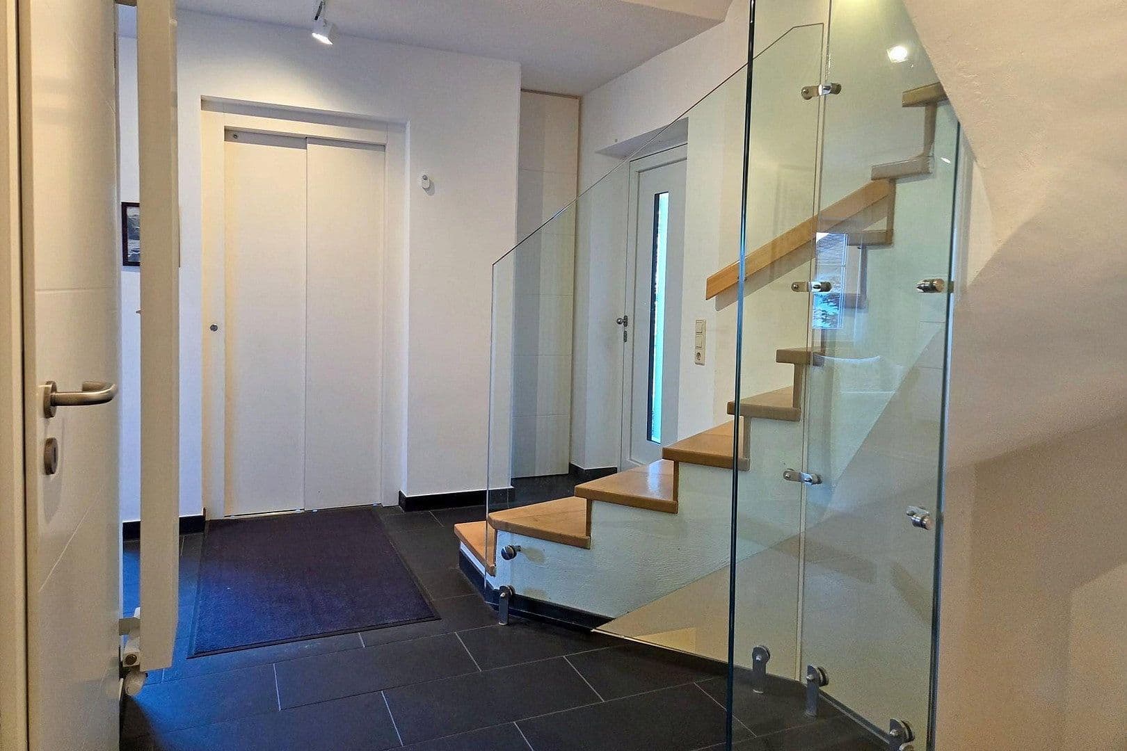 Predaj domu 241 m², pozemek 1.127 m², Braubach, Porýnie-Falcko Predaj domu 241 m², pozemek 1.127 m², Braubach, Porýnie-Falcko