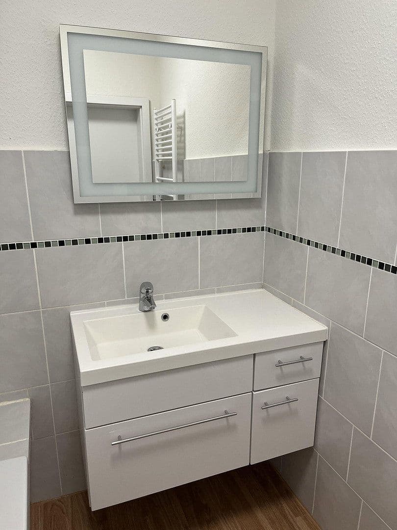 Prenájom bytu 3-izbový 80 m², Andernach, Porýnie-Falcko Prenájom bytu 3-izbový 80 m², Andernach, Porýnie-Falcko