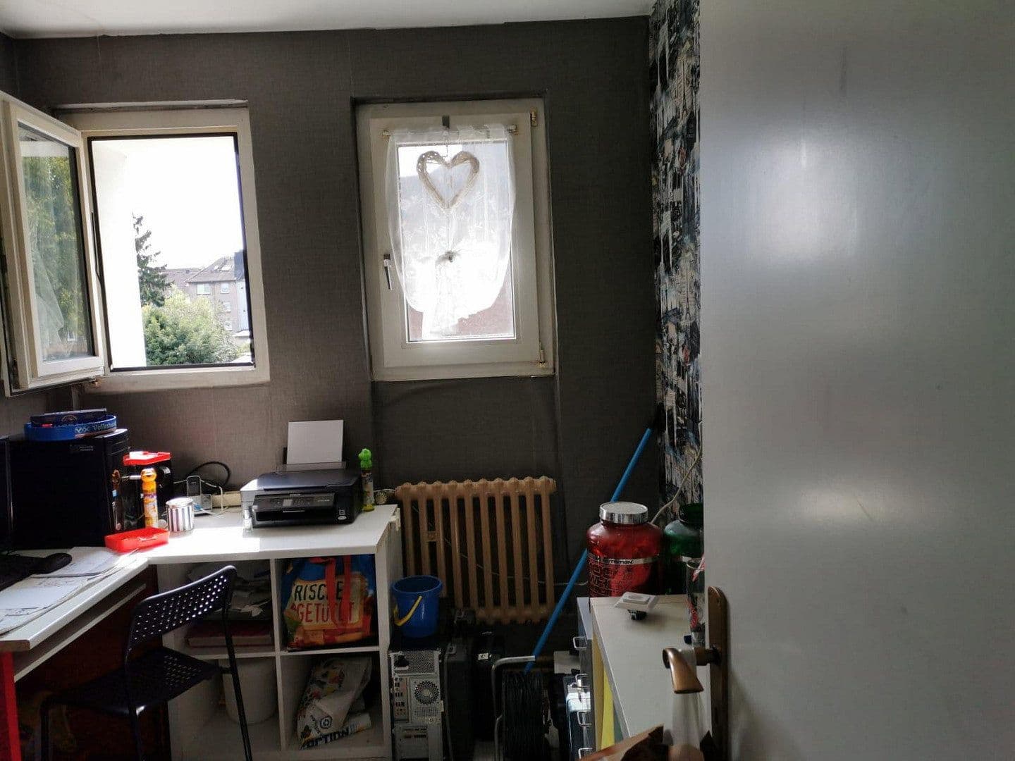 Prenájom bytu 4-izbový 100 m², Gartsträucherstr.113, Duisburg, Severné Porýnie - Westfálsko Prenájom bytu 4-izbový 100 m², Gartsträucherstr.113, Duisburg, Severné Porýnie - Westfálsko