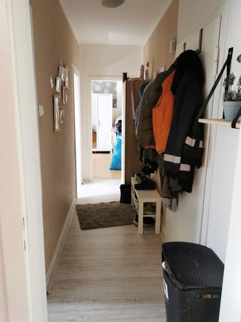 Prenájom bytu 4-izbový 100 m², Gartsträucherstr.113, Duisburg, Severné Porýnie - Westfálsko Prenájom bytu 4-izbový 100 m², Gartsträucherstr.113, Duisburg, Severné Porýnie - Westfálsko