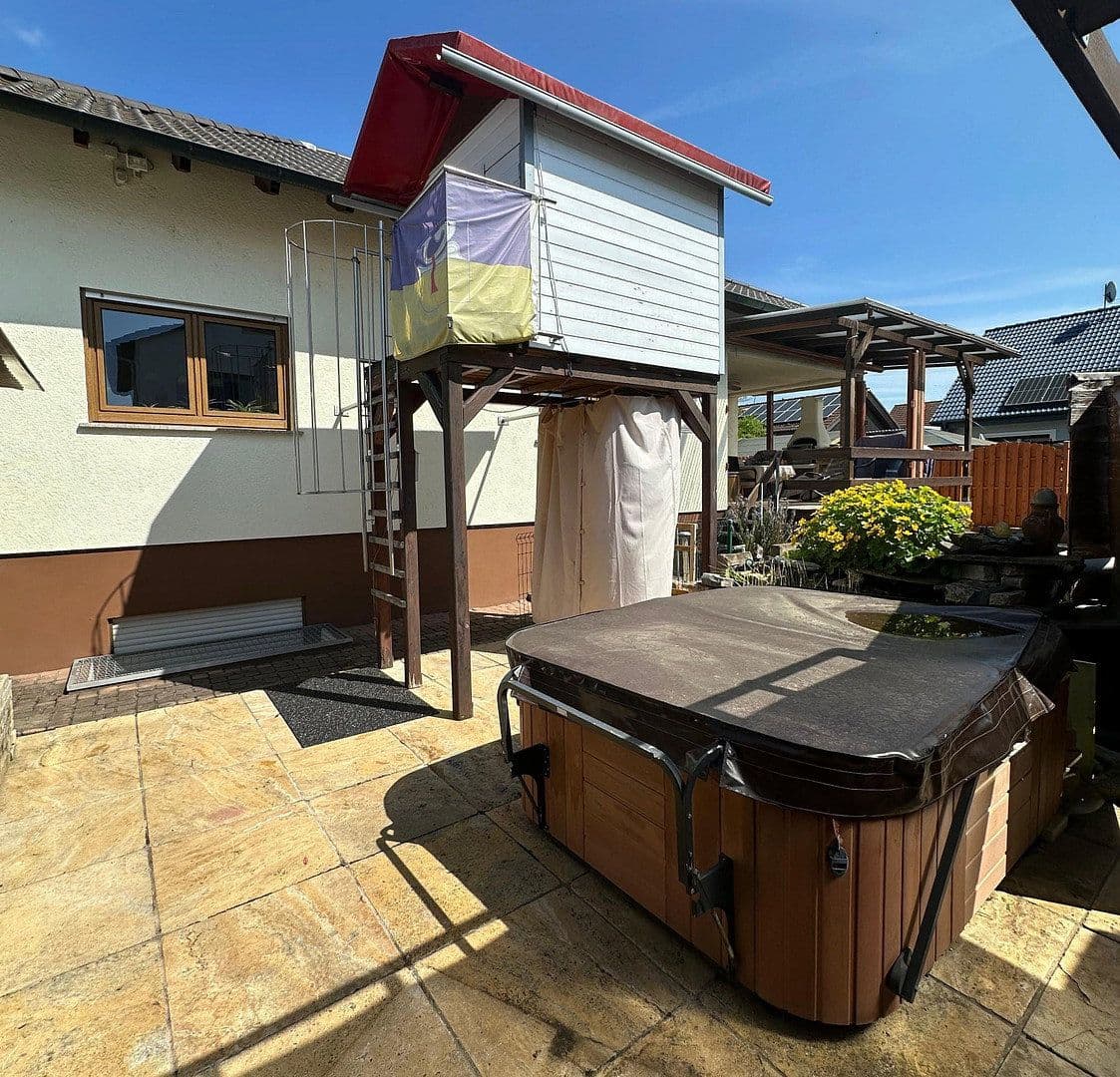 Predaj domu 186 m², pozemek 473 m², Germersheim, Porýnie-Falcko Predaj domu 186 m², pozemek 473 m², Germersheim, Porýnie-Falcko