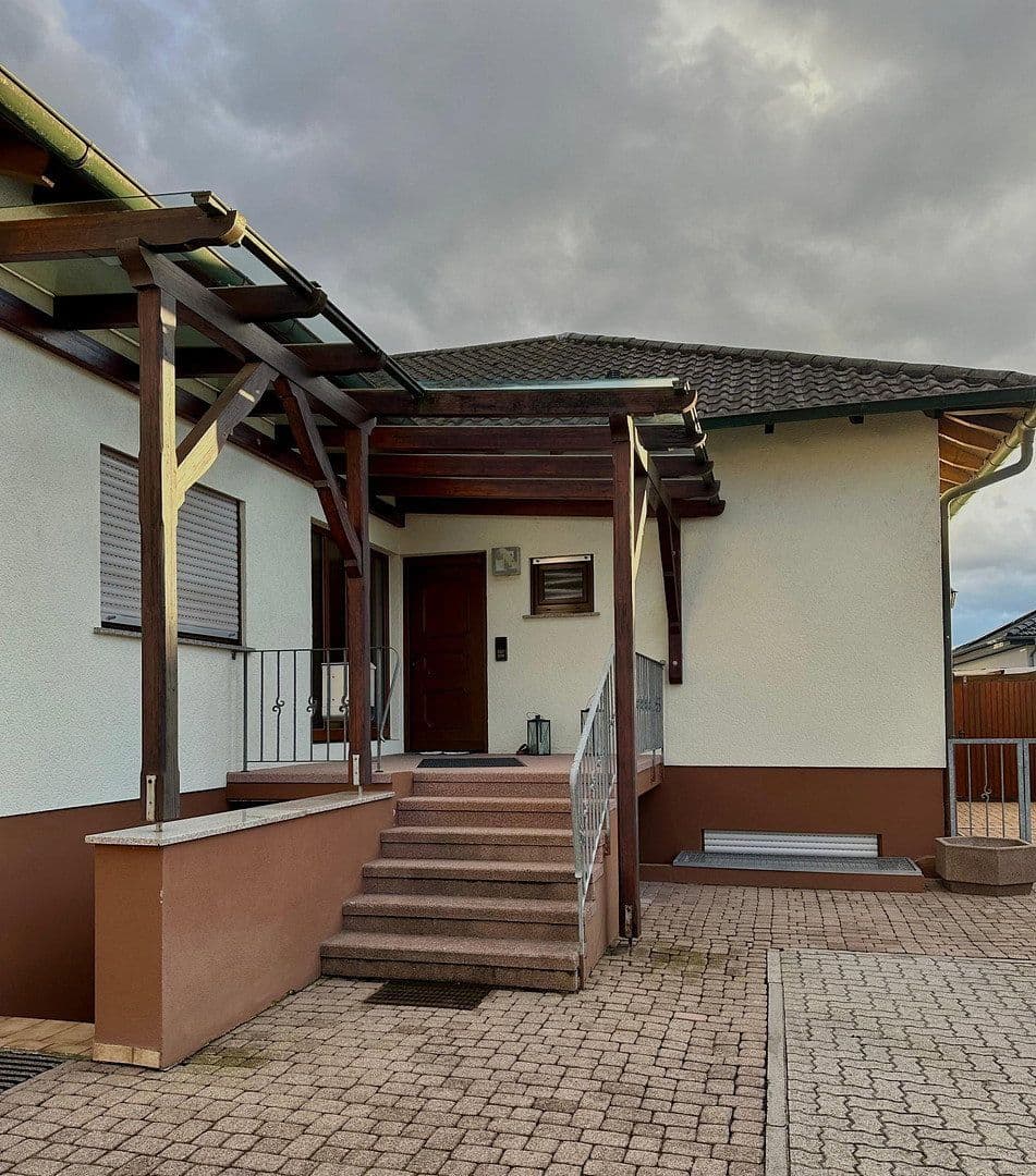 Predaj domu 186 m², pozemek 473 m², Germersheim, Porýnie-Falcko Predaj domu 186 m², pozemek 473 m², Germersheim, Porýnie-Falcko