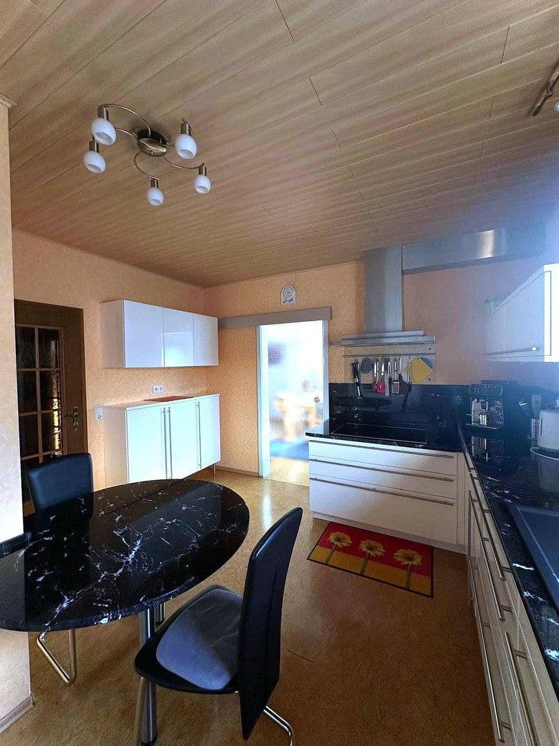 Predaj domu 186 m², pozemek 473 m², Germersheim, Porýnie-Falcko Predaj domu 186 m², pozemek 473 m², Germersheim, Porýnie-Falcko