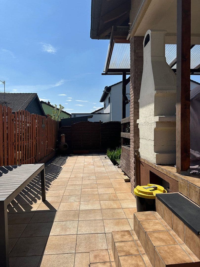 Predaj domu 186 m², pozemek 473 m², Germersheim, Porýnie-Falcko Predaj domu 186 m², pozemek 473 m², Germersheim, Porýnie-Falcko