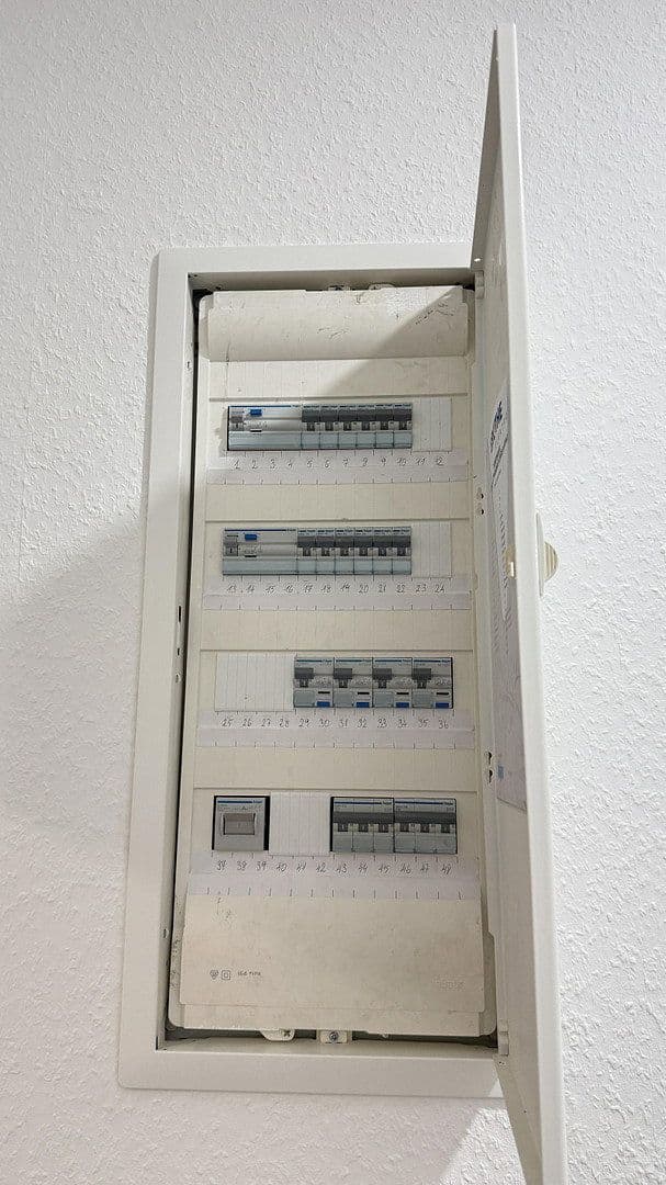 Prenájom bytu 5-izbový 117 m², Andernach, Porýnie-Falcko Prenájom bytu 5-izbový 117 m², Andernach, Porýnie-Falcko