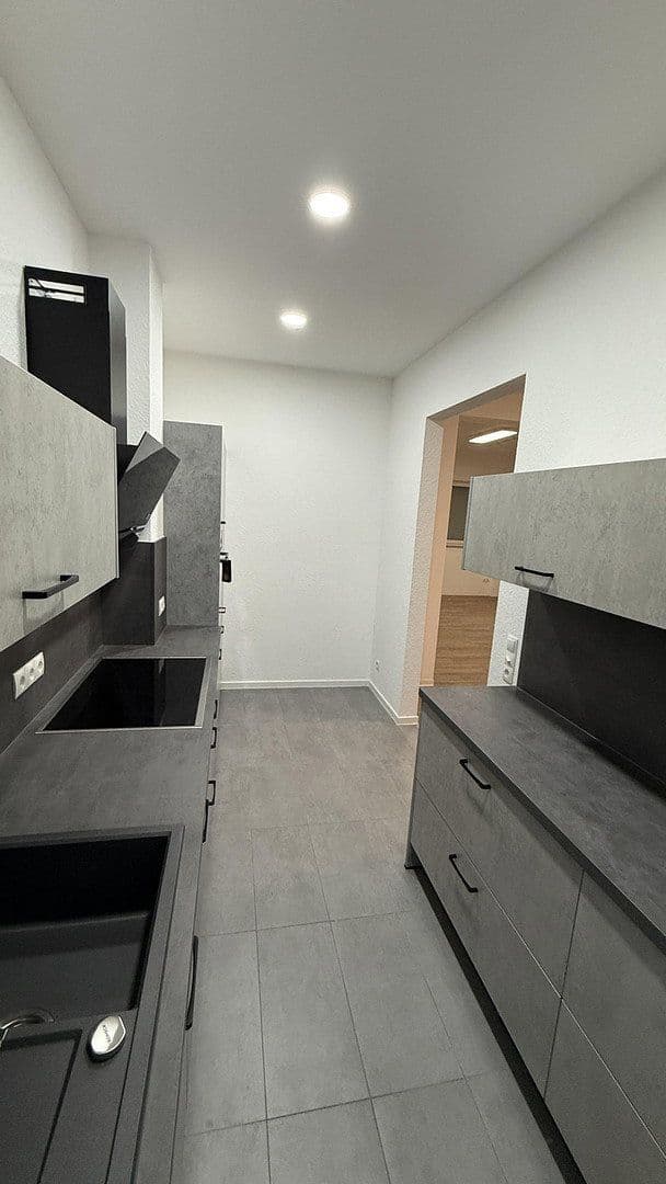 Prenájom bytu 5-izbový 117 m², Andernach, Porýnie-Falcko Prenájom bytu 5-izbový 117 m², Andernach, Porýnie-Falcko