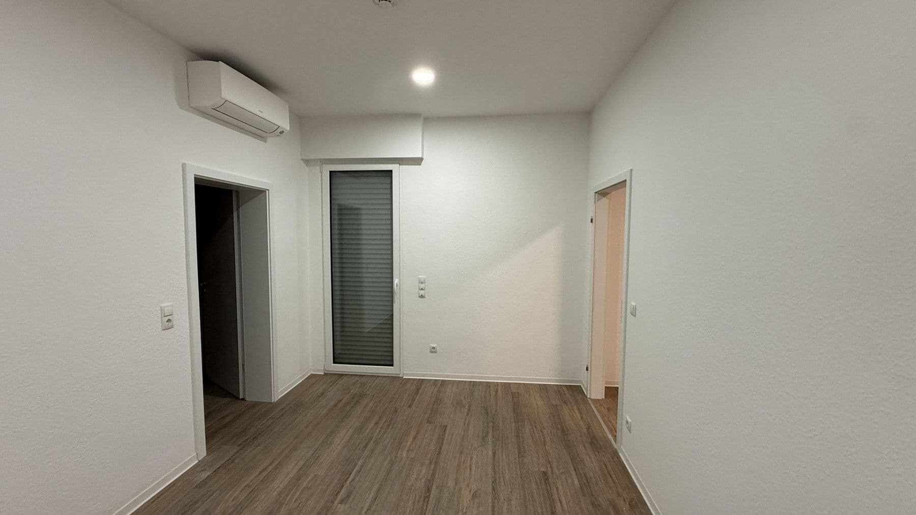 Prenájom bytu 5-izbový 117 m², Andernach, Porýnie-Falcko Prenájom bytu 5-izbový 117 m², Andernach, Porýnie-Falcko
