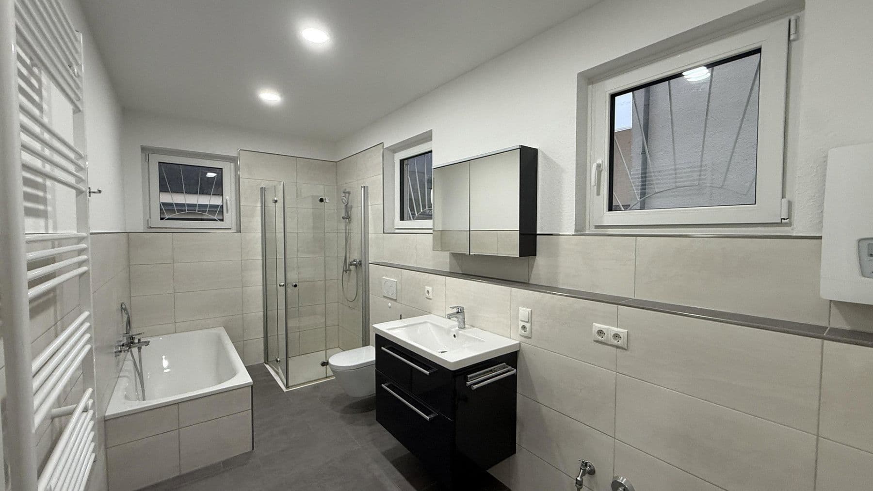 Prenájom bytu 5-izbový 117 m², Andernach, Porýnie-Falcko Prenájom bytu 5-izbový 117 m², Andernach, Porýnie-Falcko