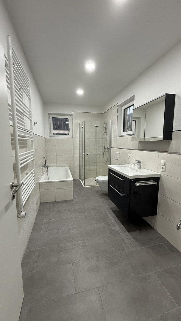 Prenájom bytu 5-izbový 117 m², Andernach, Porýnie-Falcko Prenájom bytu 5-izbový 117 m², Andernach, Porýnie-Falcko