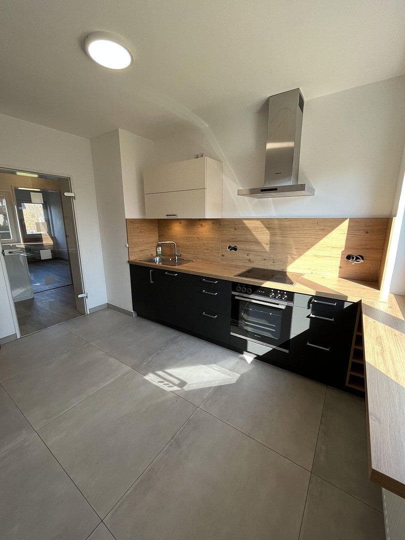 Prenájom bytu 3-izbový 86 m², Möhrendorf, Bavorsko Prenájom bytu 3-izbový 86 m², Möhrendorf, Bavorsko