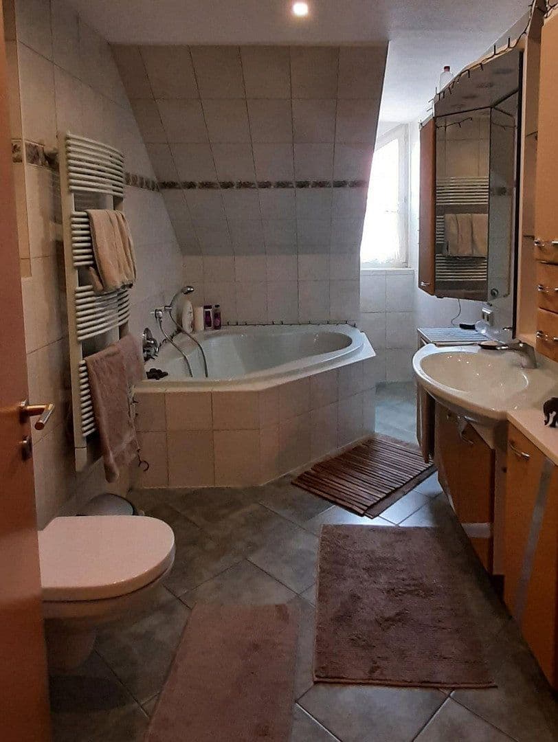 Prenájom bytu 3-izbový 110 m², Marktstr. 29, Bad Langensalza, Durínsko Prenájom bytu 3-izbový 110 m², Marktstr. 29, Bad Langensalza, Durínsko