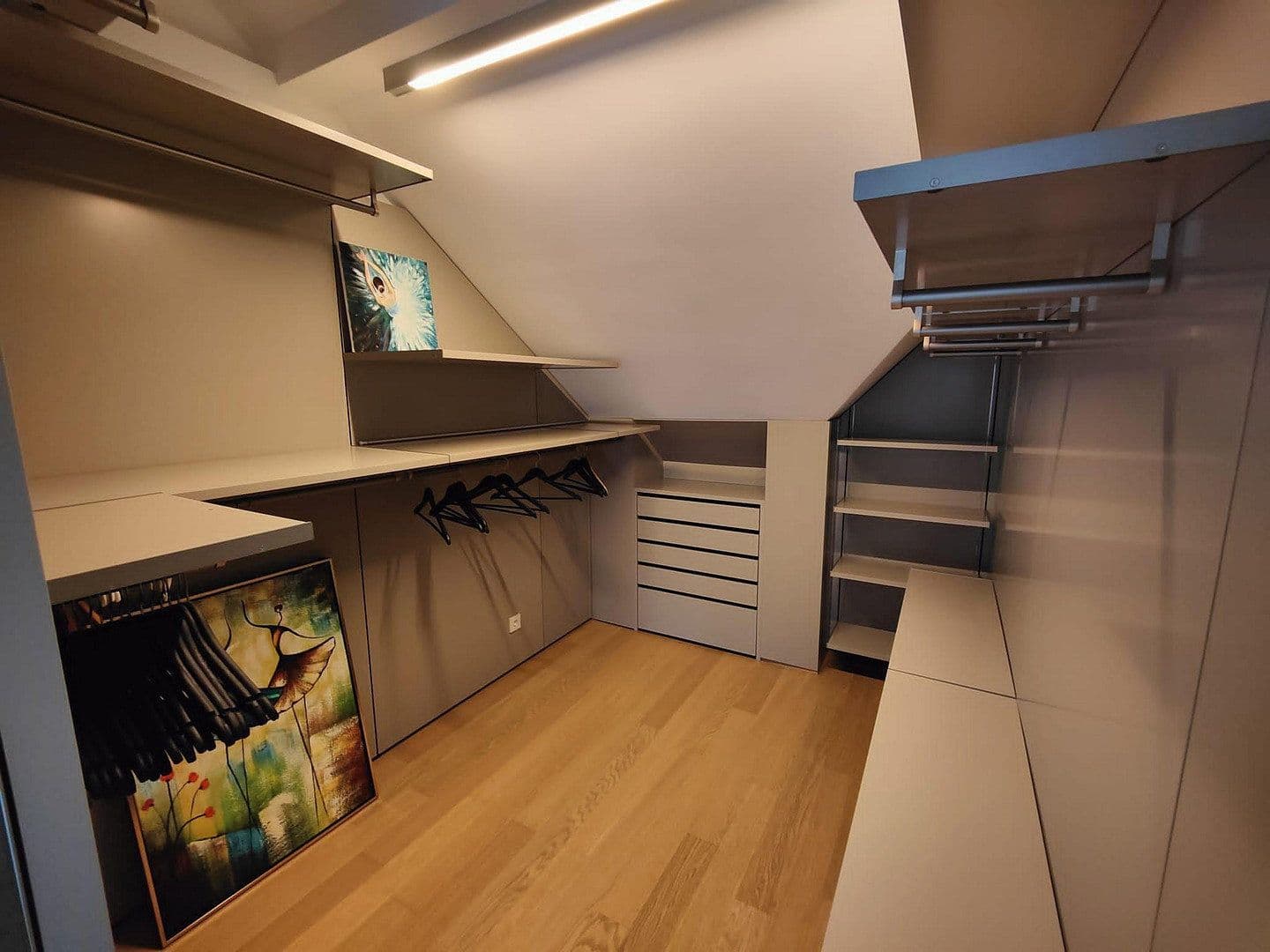 Prenájom bytu 5-izbový 224 m², Düsseldorf, Severné Porýnie - Westfálsko Prenájom bytu 5-izbový 224 m², Düsseldorf, Severné Porýnie - Westfálsko