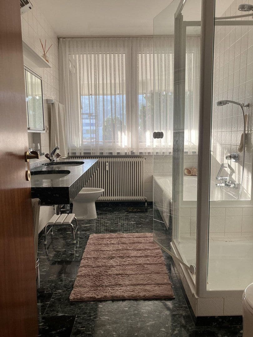 Prenájom bytu 5-izbový 188 m², Schulgasse, Dornbirn, Vorarlbersko Prenájom bytu 5-izbový 188 m², Schulgasse, Dornbirn, Vorarlbersko